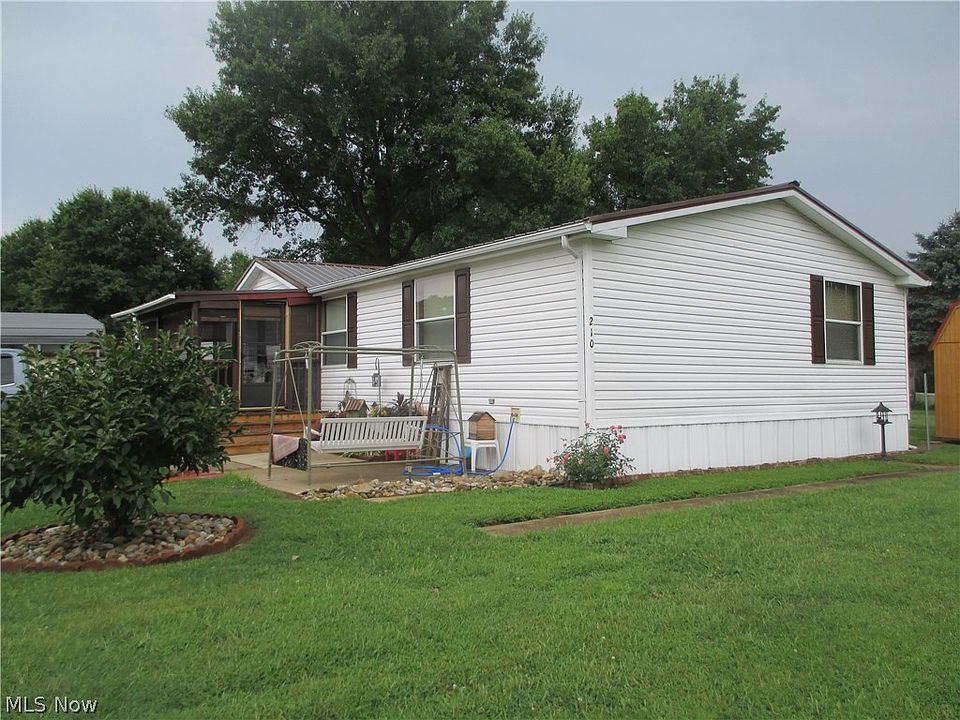 1st image of 210 Coral Key Ln SE