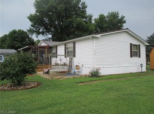 210 Coral Key Ln SE, New Philadelphia, OH 44663