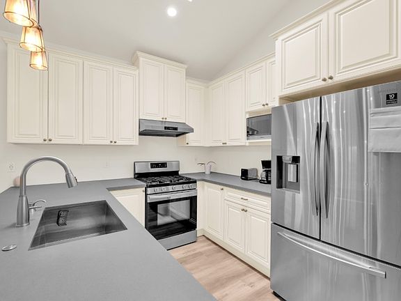 5th image of 12428 Lilac Ct