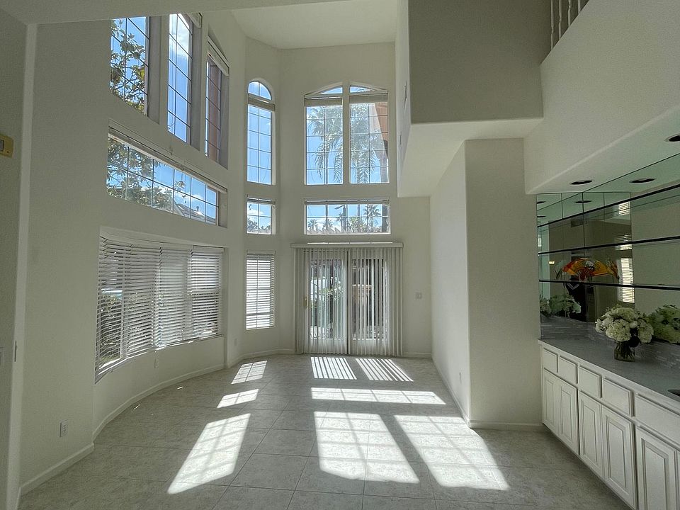 1st image of 2142 Vizcaya Cir