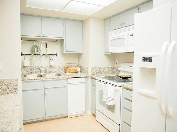 4th image of 500 N St Unit 507