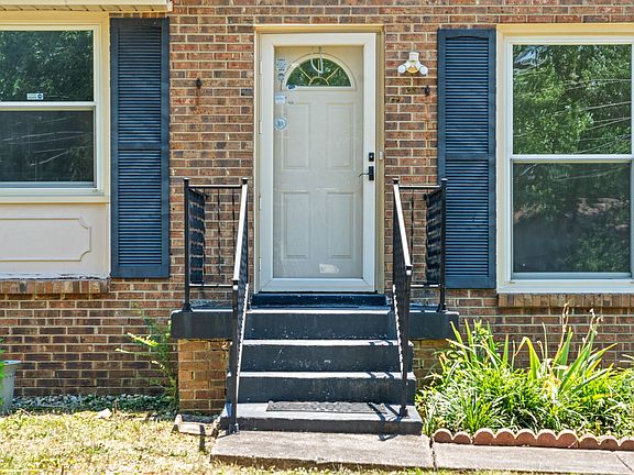 4th image of 208 Aster Dr