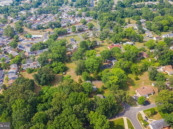 5th image of 1354 Woodside Dr