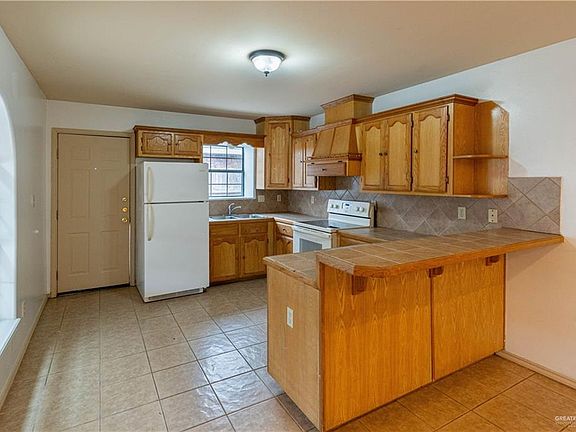 5th image of 2100 Aruba Dr