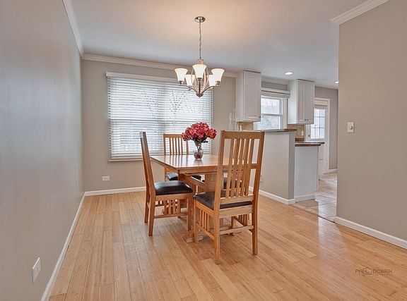5th image of 211 Crabtree Ln