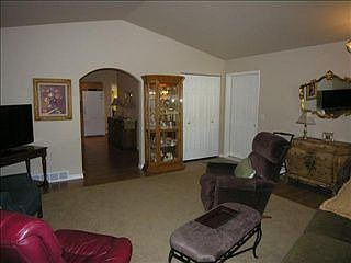 3rd image of 241 Everett Ct
