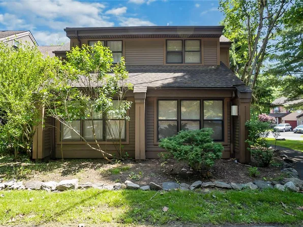 37 View Ln #E, Stroudsburg, PA 18360