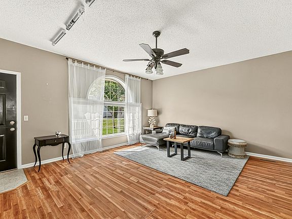 3rd image of 1949 Topaz Pointe Ln SW