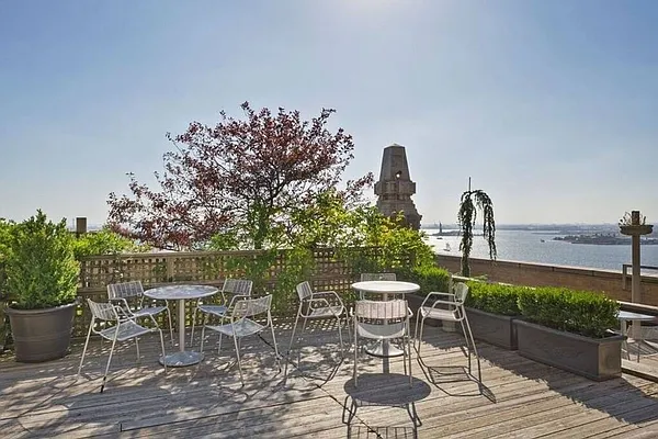 Rented by Voro, LLC | media 6