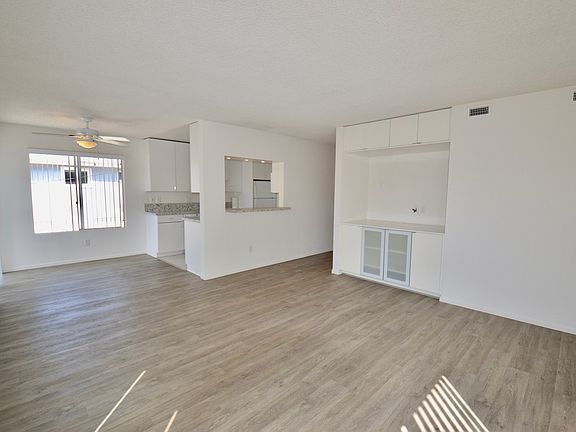 4th image of 1118 Thomas Ave