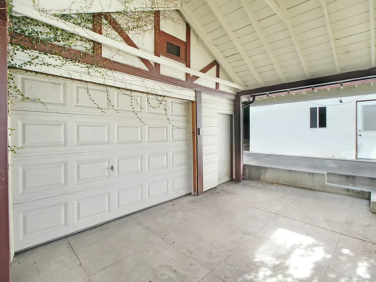 555 Avenue 64 — Photo 14