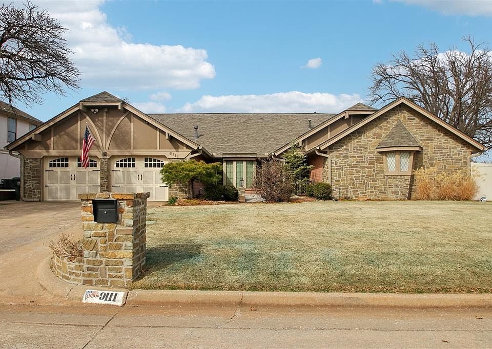 1st image of 9111 Oak Hollow Dr