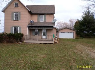 22618 Pilgrim Rd, Sterling, IL 61081