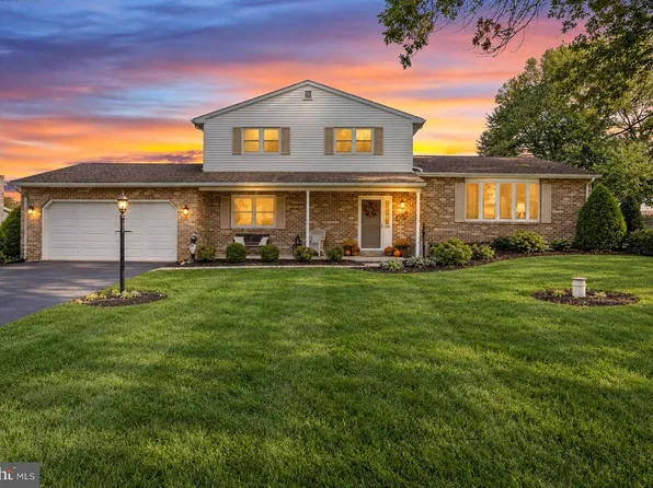 219 Westview Dr, Mechanicsburg, PA 17055