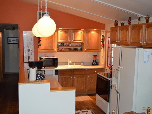 4th image of 8409 Woodland Dr