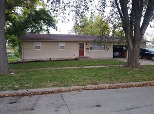 422 W 12th St, Crete, NE 68333