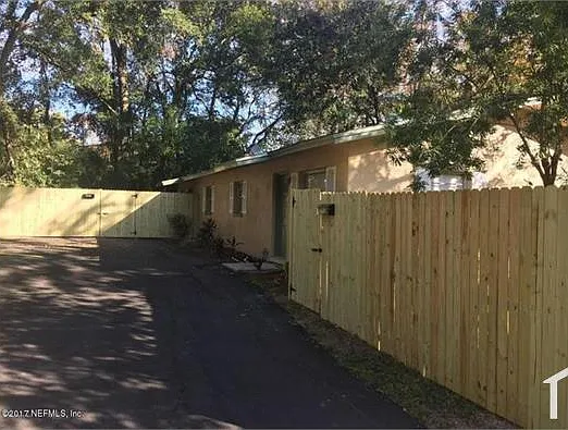 2885 Gilmore St — Photo 2