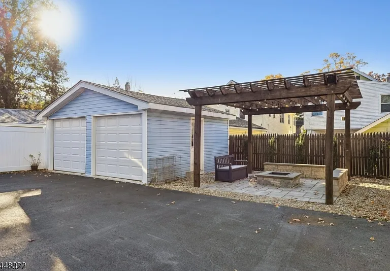 43 Howe Ave #2 — Photo 30