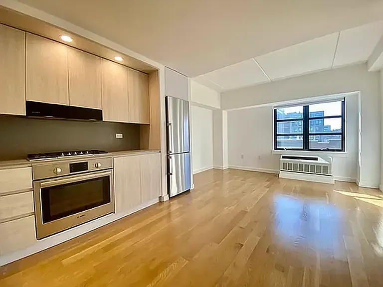 66 Ainslie St #5B — Photo 3