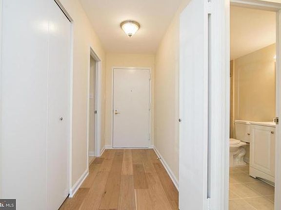 3rd image of 4620 N Park Ave