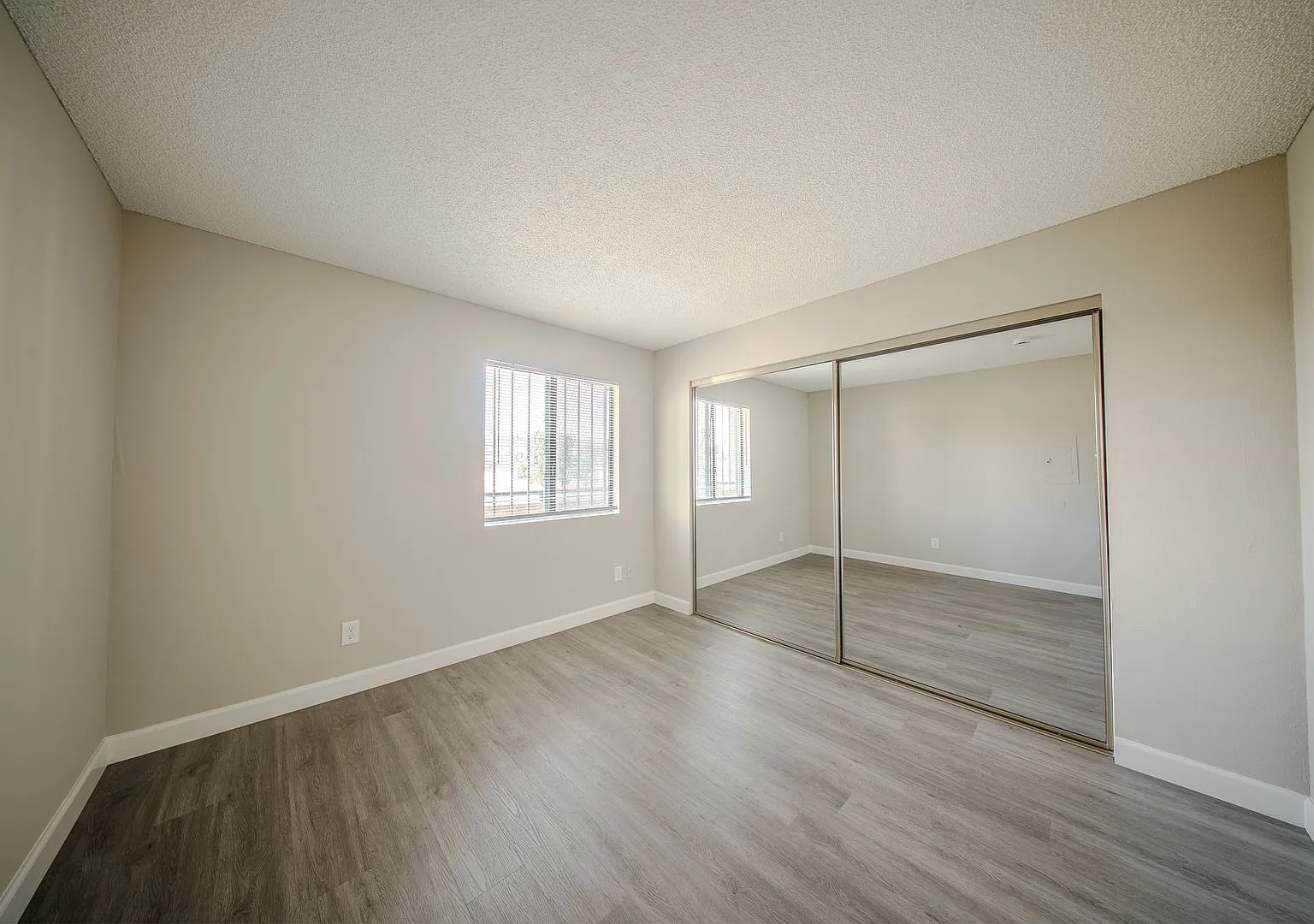 1766 Cherry Ave. — Photo 4