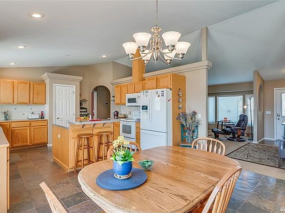 4th image of 2154 Inglewood Dr