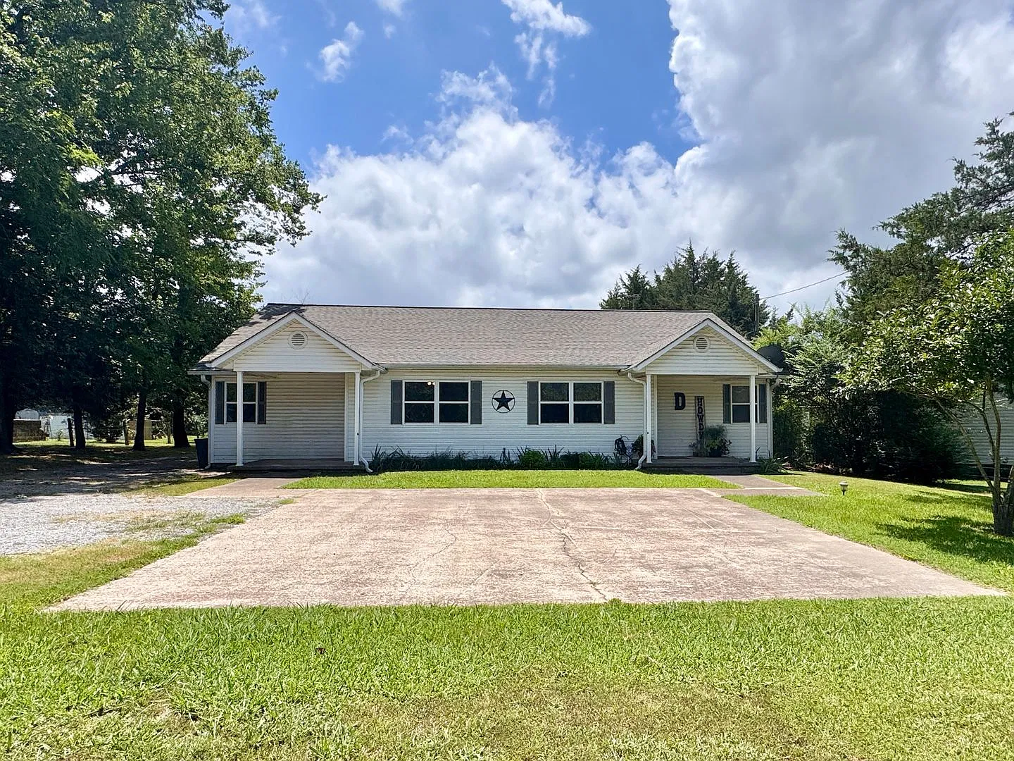 642 Scoggins Duplex — Photo 1