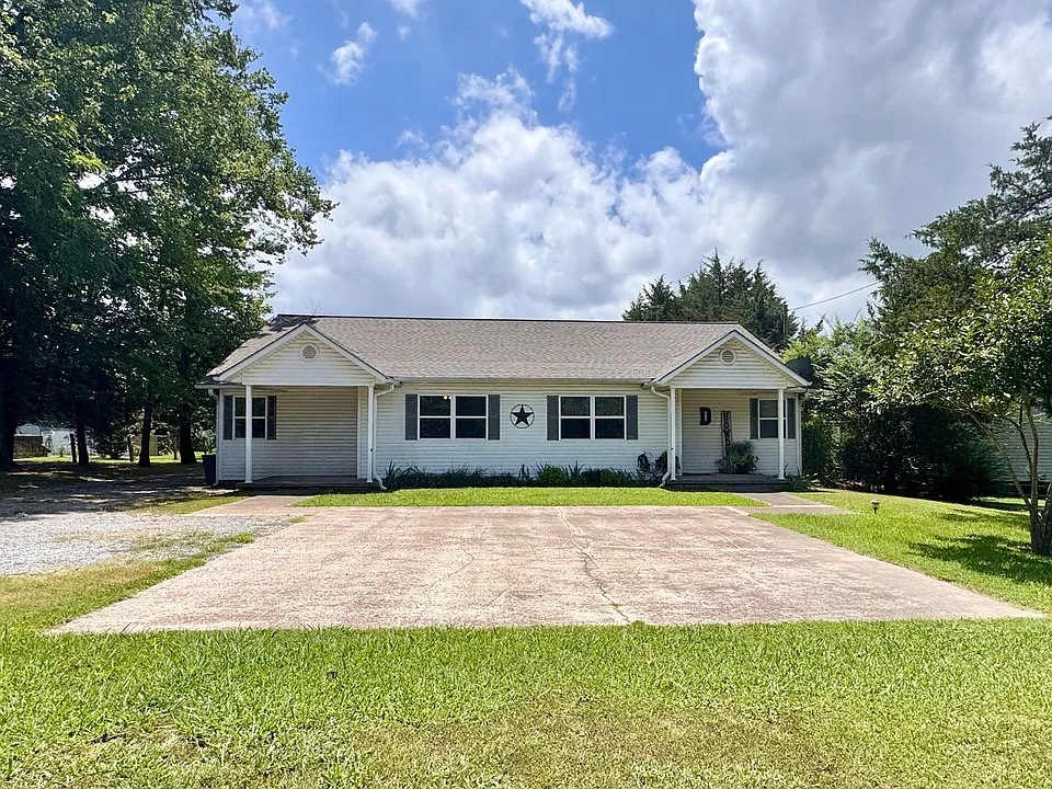 642 Scoggins Rd