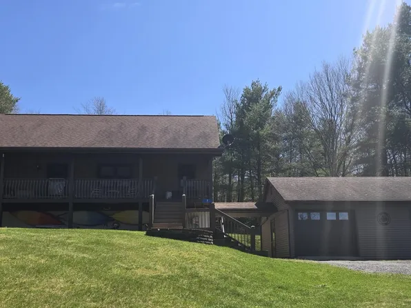 7 Grouse Dr, Lock Haven, PA 17745