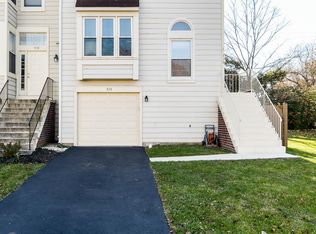 515 Dakota Dr, Herndon, VA