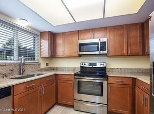 220 S 5th St APT 205, Cocoa Beach, FL 32931
