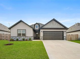 1021 Monarch Rd, Centerton, AR 72719