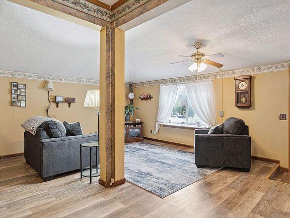 5th image of 2559 2nd St