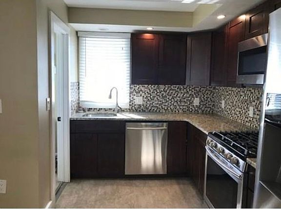 Kitchen 1/2 bath adjacent