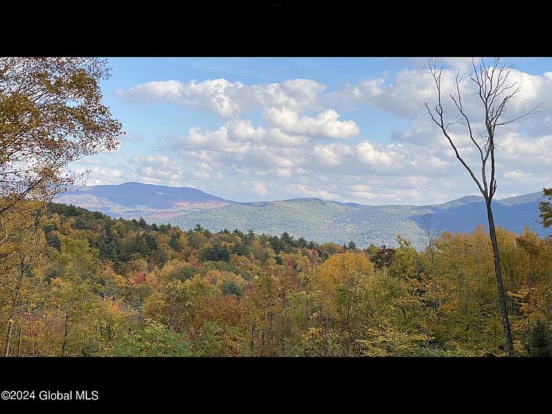 4th image of 756 Coolidge Hill Road