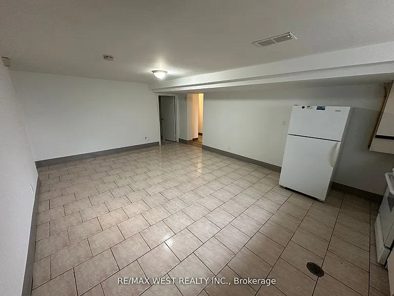 999 Caledonia Rd #BASEMENT — Photo 3