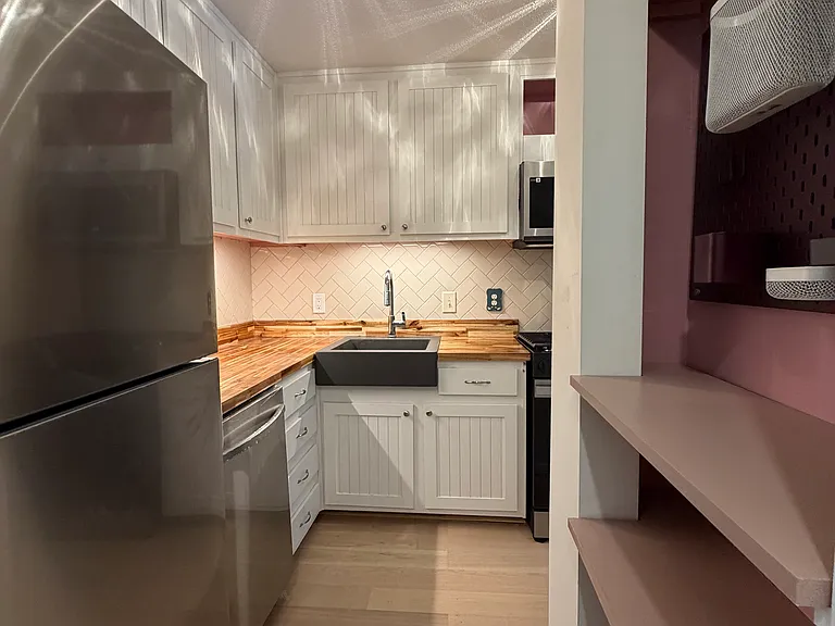 1175 Church St #C — Photo 2