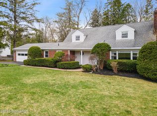 5 Old Niskayuna Rd, Loudonville, NY 12211