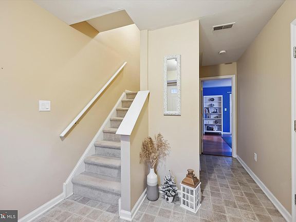 3rd image of 128 Cypress Dr