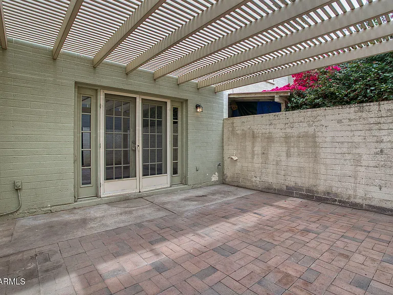 1907 W Belmont Ave — Photo 25