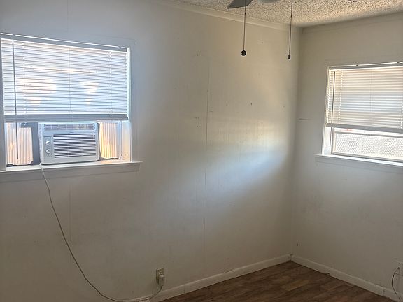 5th image of 2959 Stearns Ave