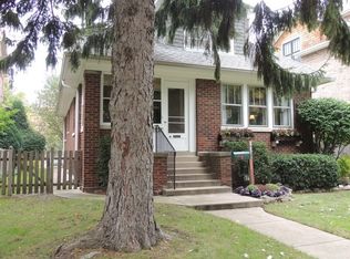 1928 Schiller Ave, Wilmette, IL 60091