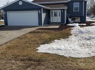 218 3rd St NW, Ulen, MN 56585