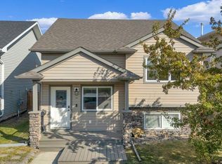 132 W Vickers Close, Red Deer, AB T4R0C8