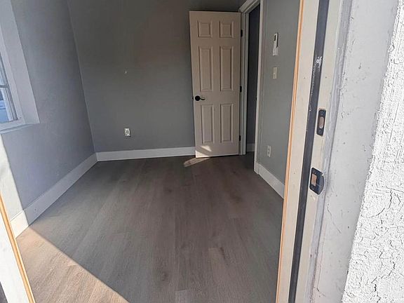 5th image of 288-290 SW 3rd St #2