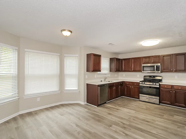 1037 Summer Cypress Dr — Photo 7