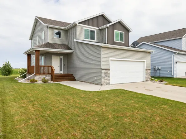 5528 58th St S, Fargo, ND 58104