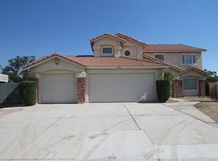 9833 Smoketree Ct, Hesperia, CA 92345