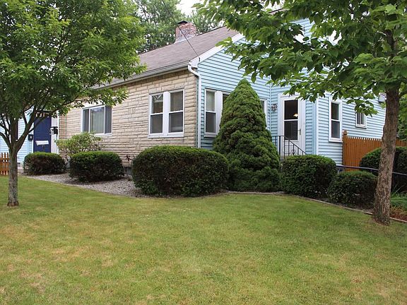 2nd image of 260 Pine St #A