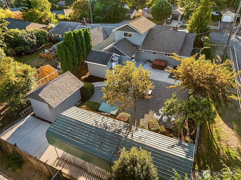 3rd image of 11902 21st Avenue SW